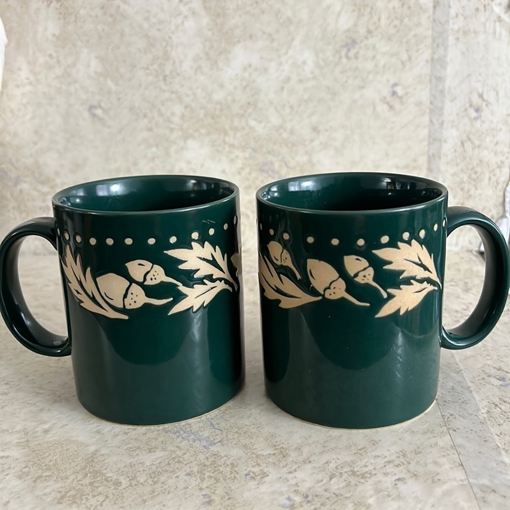 L.L. Bean set of two coffee mugs acorn and leaves